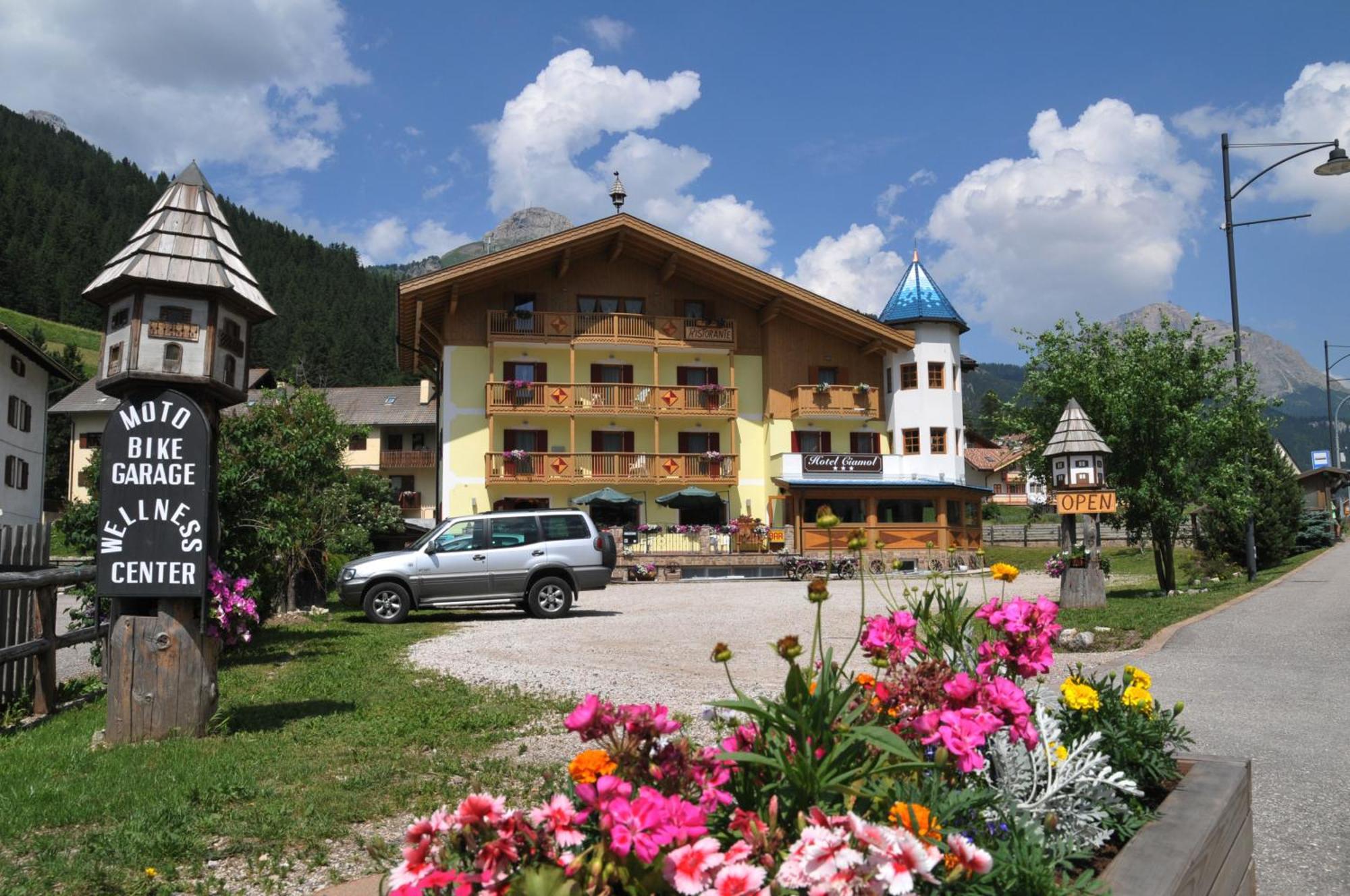 Hotel Ciamol กัมปีเตลโลดีฟัสซา ภายนอก รูปภาพ