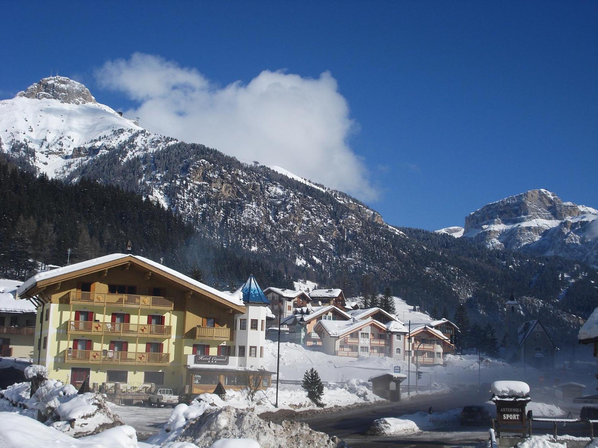Hotel Ciamol กัมปีเตลโลดีฟัสซา ภายนอก รูปภาพ