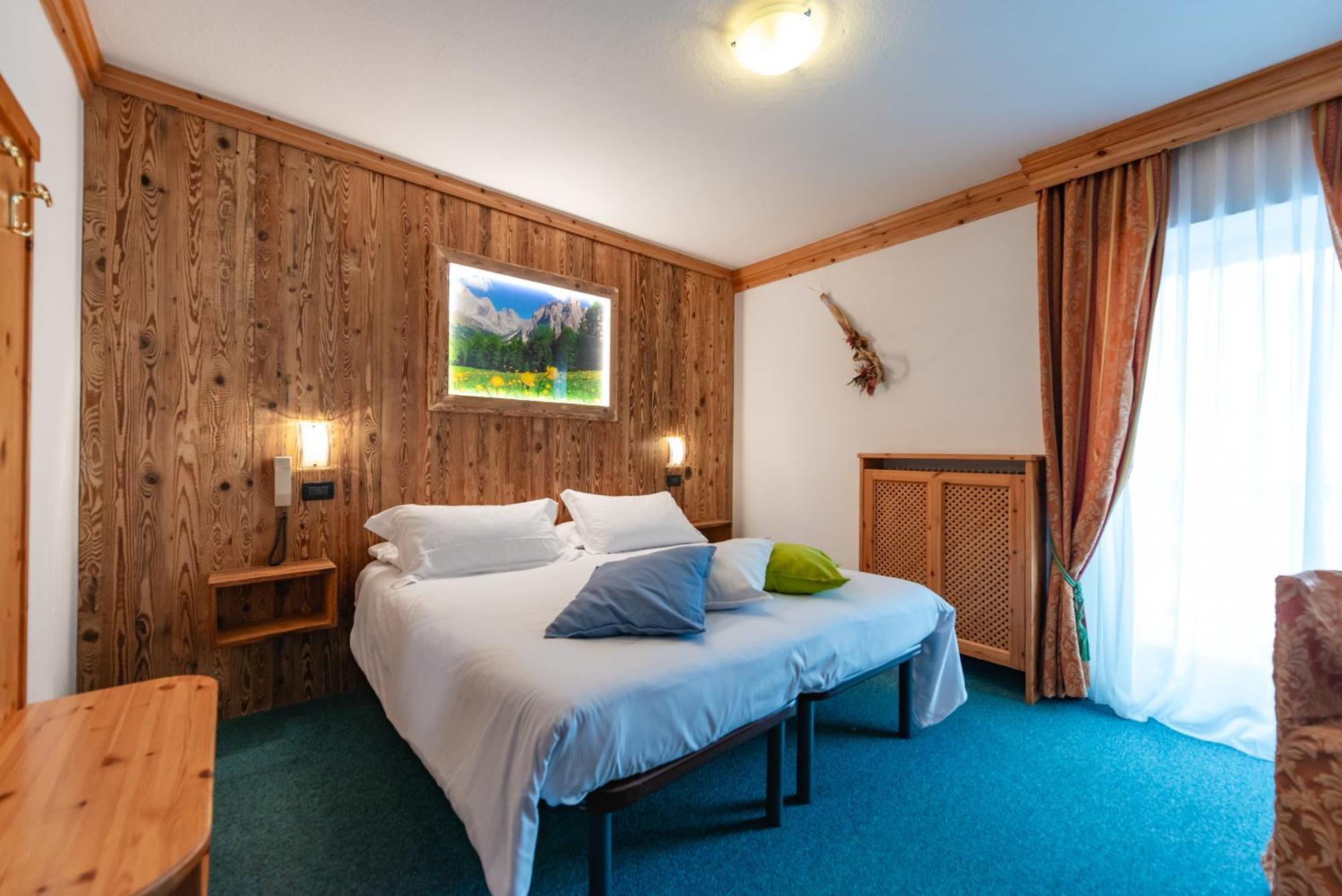 Hotel Ciamol กัมปีเตลโลดีฟัสซา ภายนอก รูปภาพ