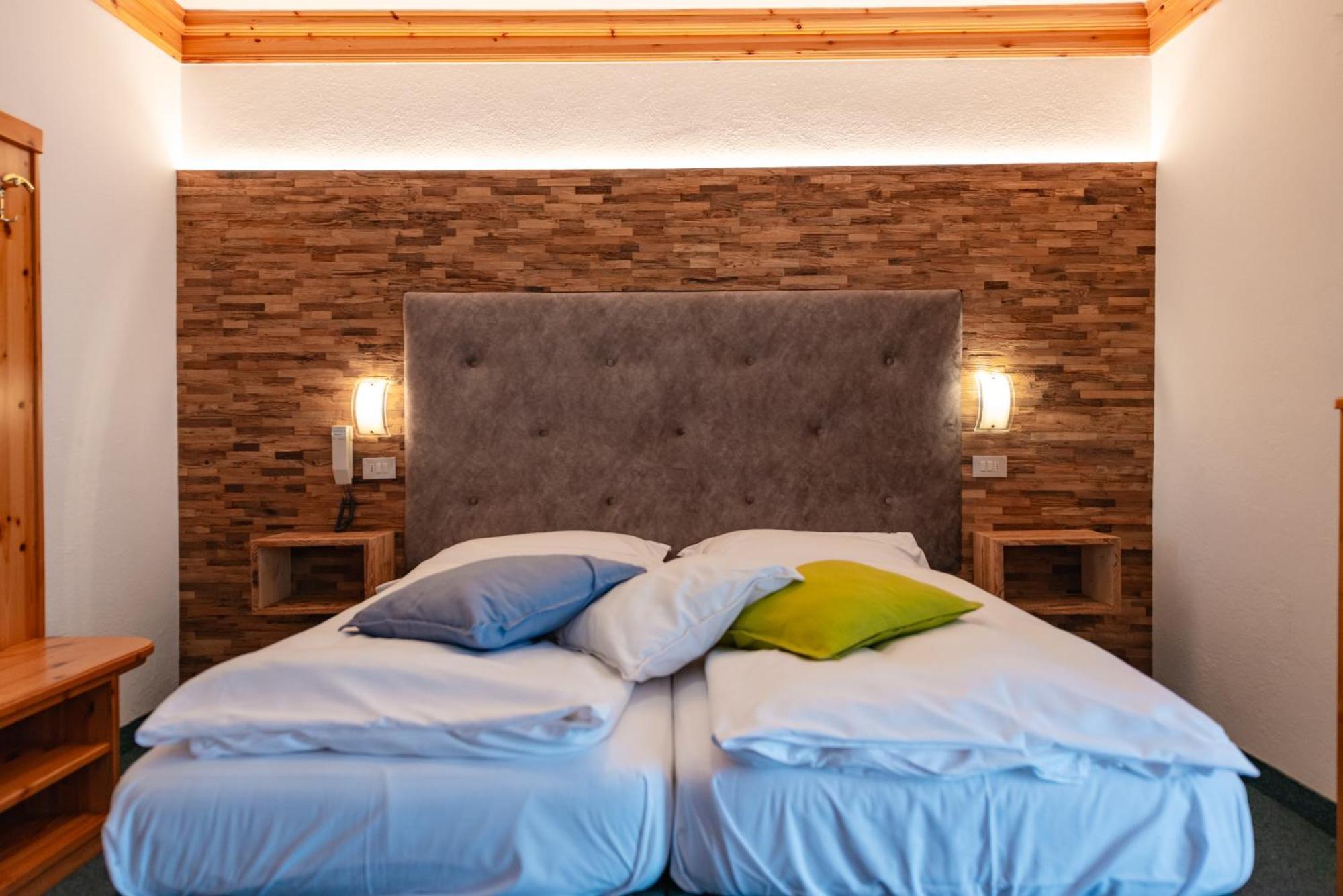 Hotel Ciamol กัมปีเตลโลดีฟัสซา ภายนอก รูปภาพ