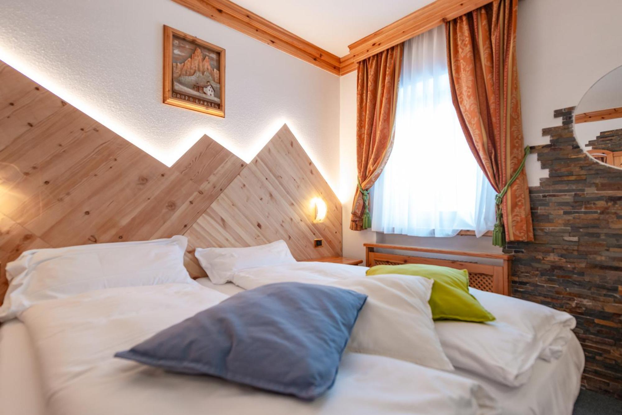 Hotel Ciamol กัมปีเตลโลดีฟัสซา ภายนอก รูปภาพ