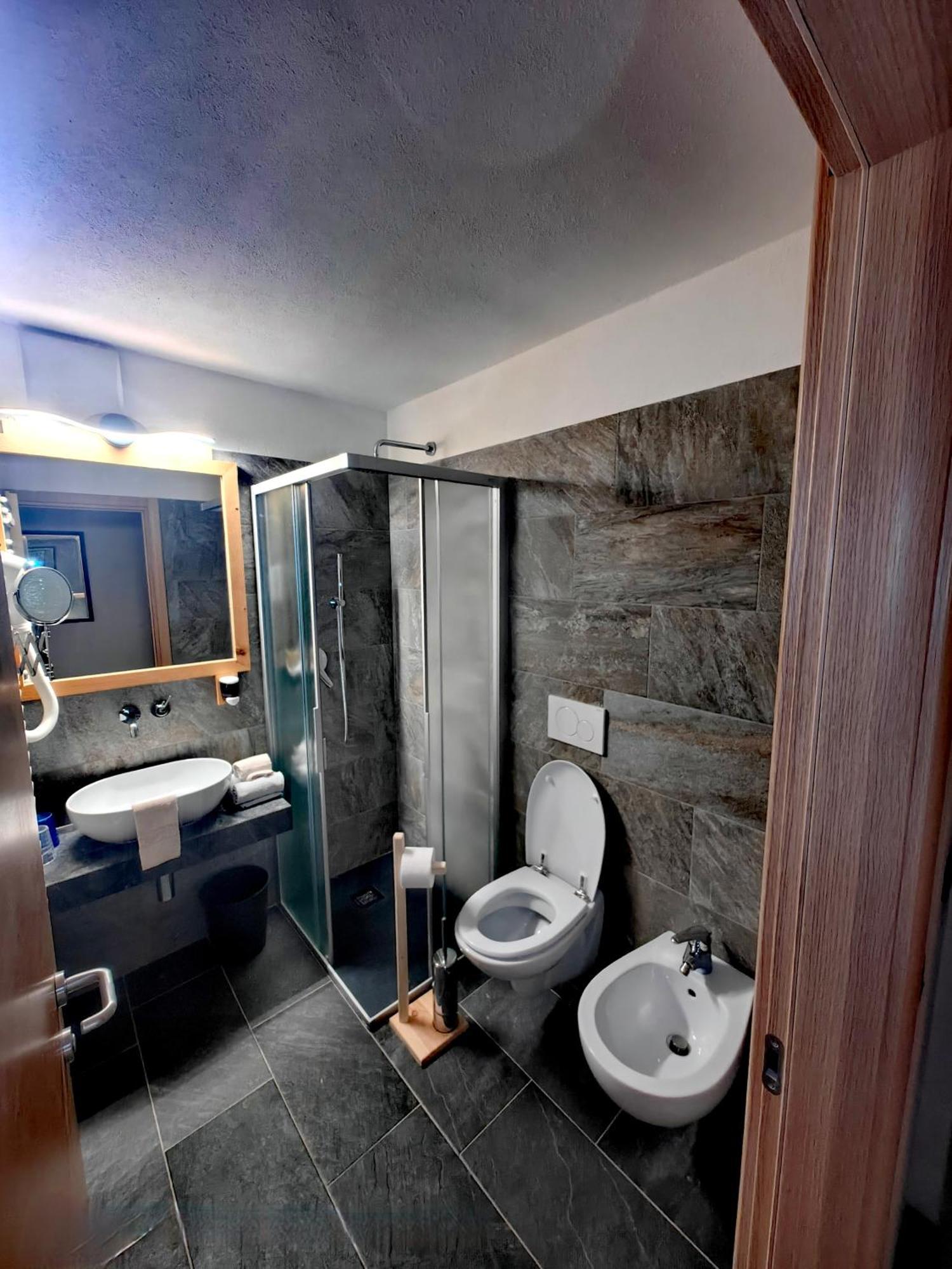 Hotel Ciamol กัมปีเตลโลดีฟัสซา ภายนอก รูปภาพ