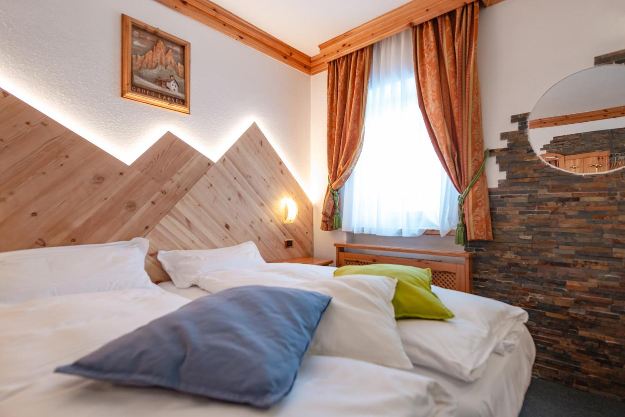 Hotel Ciamol กัมปีเตลโลดีฟัสซา ภายนอก รูปภาพ