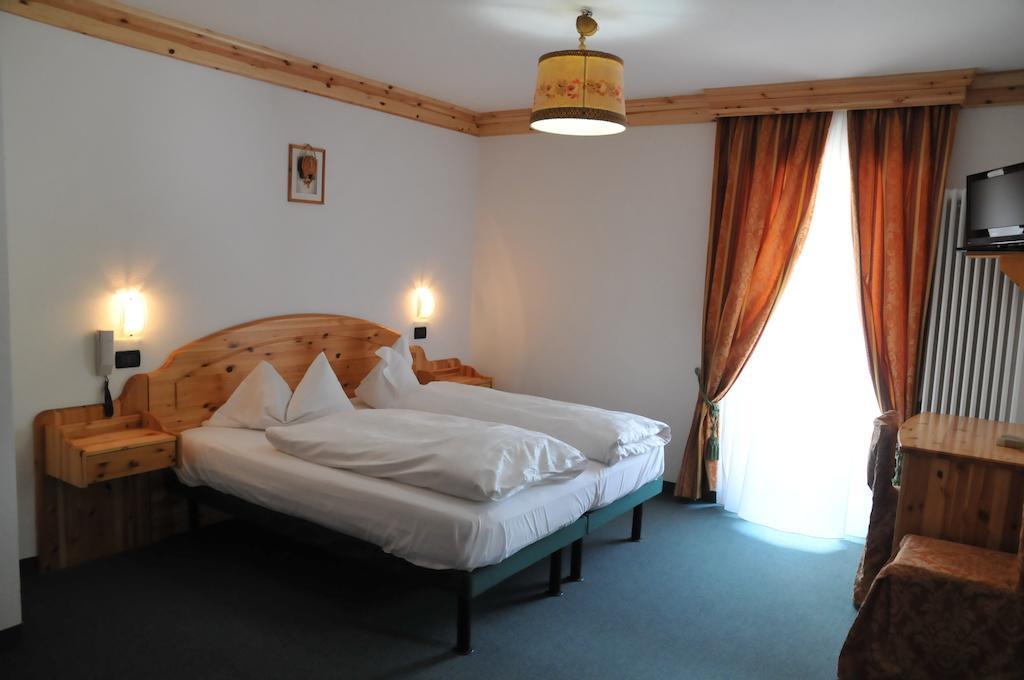 Hotel Ciamol กัมปีเตลโลดีฟัสซา ห้อง รูปภาพ